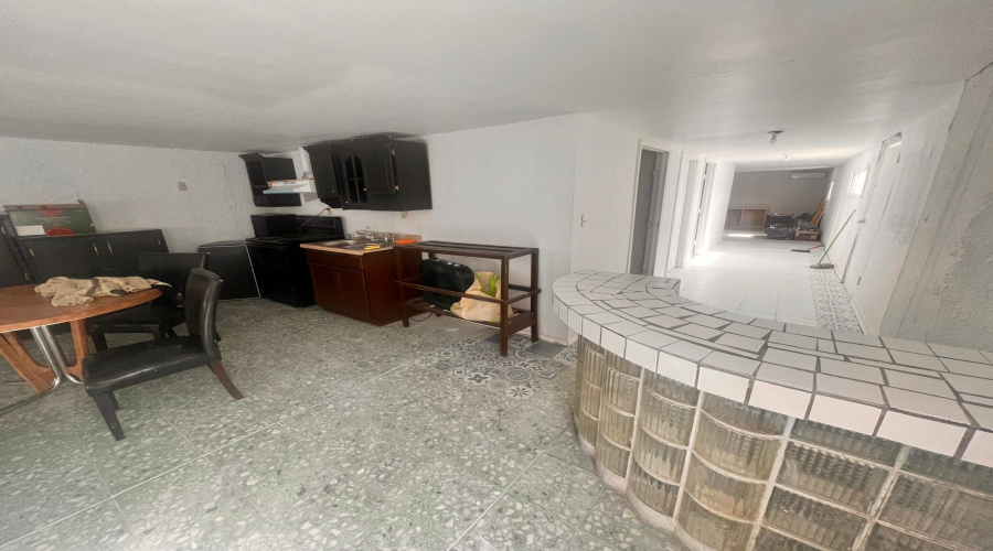 1817 1/2 Lincoln St, Laredo, Texas 78040, 3 Bedrooms Bedrooms, 5 Rooms Rooms,2 BathroomsBathrooms,Residential,For Rent,1817 1/2 Lincoln St,20264377