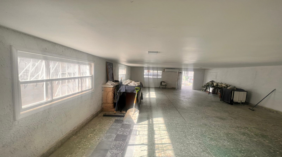 1817 1/2 Lincoln St, Laredo, Texas 78040, 3 Bedrooms Bedrooms, 5 Rooms Rooms,2 BathroomsBathrooms,Residential,For Rent,1817 1/2 Lincoln St,20264377