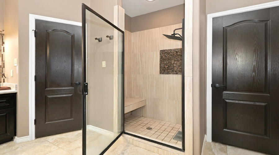 7605 Patricia Highsmith Dr, Laredo, Texas 78041, 4 Bedrooms Bedrooms, 7 Rooms Rooms,3 BathroomsBathrooms,Residential,For Sale,7605 Patricia Highsmith Dr,20264379