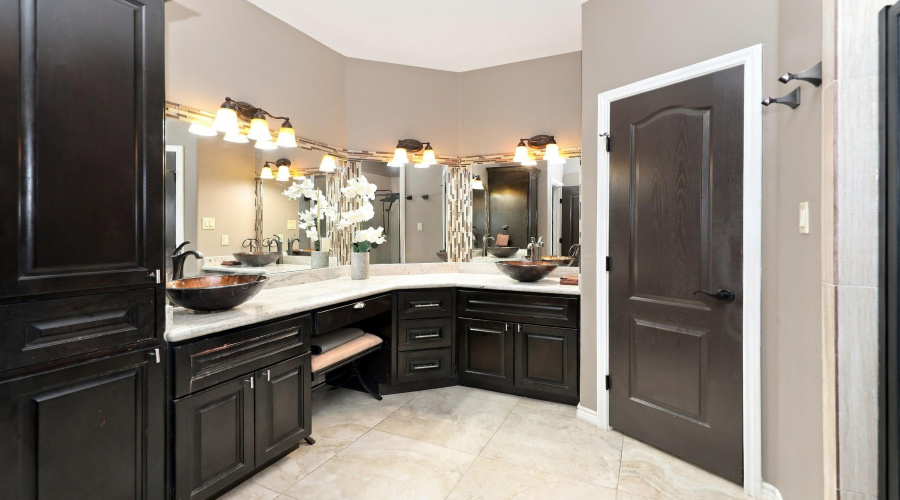 7605 Patricia Highsmith Dr, Laredo, Texas 78041, 4 Bedrooms Bedrooms, 7 Rooms Rooms,3 BathroomsBathrooms,Residential,For Sale,7605 Patricia Highsmith Dr,20264379