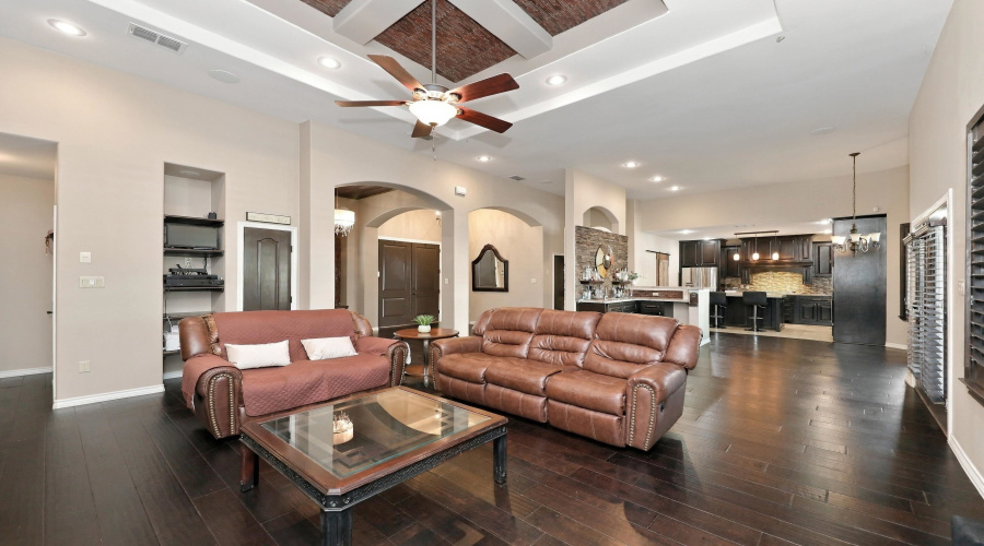7605 Patricia Highsmith Dr, Laredo, Texas 78041, 4 Bedrooms Bedrooms, 7 Rooms Rooms,3 BathroomsBathrooms,Residential,For Sale,7605 Patricia Highsmith Dr,20264379