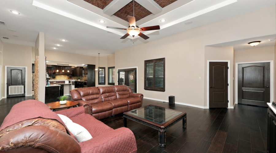 7605 Patricia Highsmith Dr, Laredo, Texas 78041, 4 Bedrooms Bedrooms, 7 Rooms Rooms,3 BathroomsBathrooms,Residential,For Sale,7605 Patricia Highsmith Dr,20264379