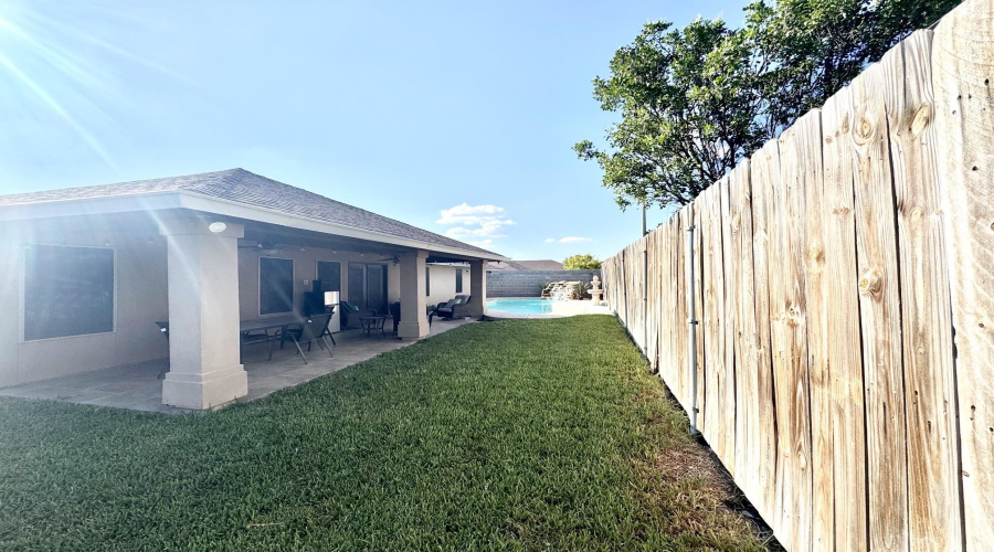 1103 Huber St, Laredo, Texas 78045, 3 Bedrooms Bedrooms, 6 Rooms Rooms,2 BathroomsBathrooms,Residential,For Sale,1103 Huber St,20264380