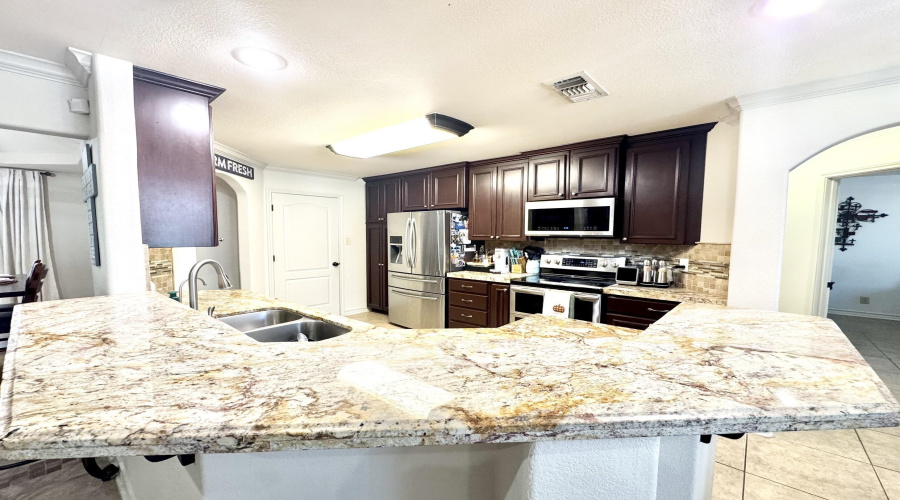 1103 Huber St, Laredo, Texas 78045, 3 Bedrooms Bedrooms, 6 Rooms Rooms,2 BathroomsBathrooms,Residential,For Sale,1103 Huber St,20264380