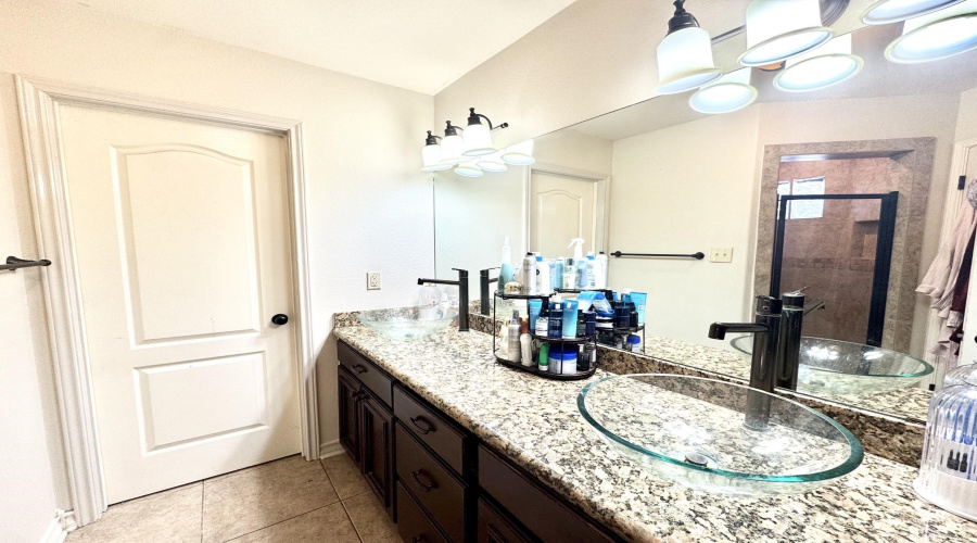 1103 Huber St, Laredo, Texas 78045, 3 Bedrooms Bedrooms, 6 Rooms Rooms,2 BathroomsBathrooms,Residential,For Sale,1103 Huber St,20264380