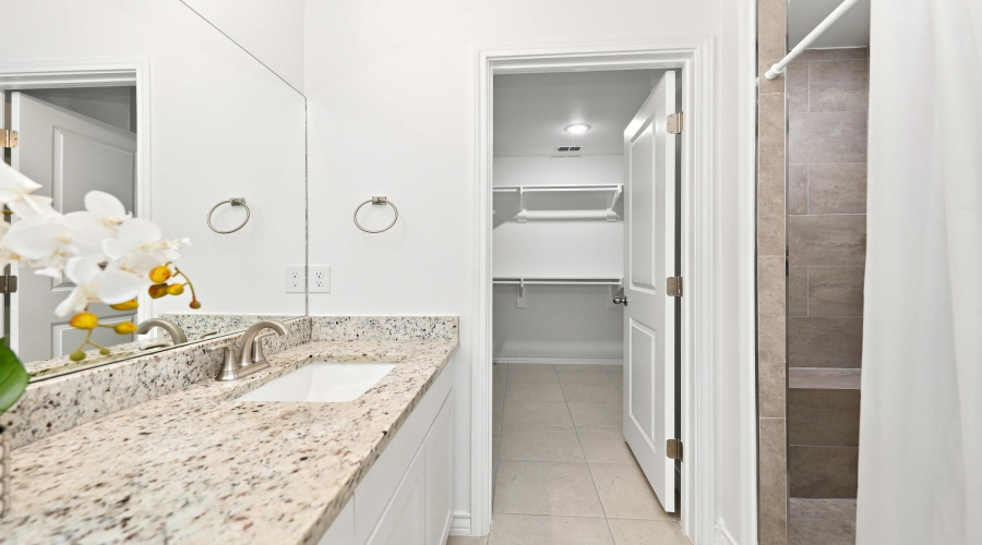 3616 Guaymas Ave, Laredo, Texas 78046, 3 Bedrooms Bedrooms, 5 Rooms Rooms,2 BathroomsBathrooms,Residential,For Sale,3616 Guaymas Ave,20264381
