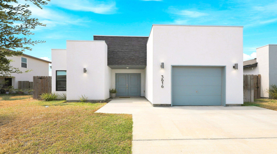 3616 Guaymas Ave, Laredo, Texas 78046, 3 Bedrooms Bedrooms, 5 Rooms Rooms,2 BathroomsBathrooms,Residential,For Sale,3616 Guaymas Ave,20264381