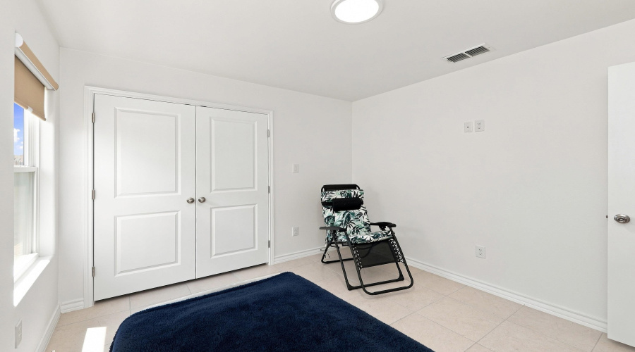 3616 Guaymas Ave, Laredo, Texas 78046, 3 Bedrooms Bedrooms, 5 Rooms Rooms,2 BathroomsBathrooms,Residential,For Sale,3616 Guaymas Ave,20264381