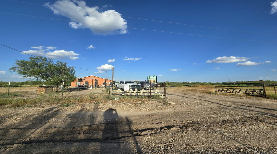 155 RANCH ROAD Las Lomas I, Laredo, Texas 78043, 2 Bedrooms Bedrooms, 4 Rooms Rooms,2 BathroomsBathrooms,Residential,For Sale,155 RANCH ROAD Las Lomas I,20264384