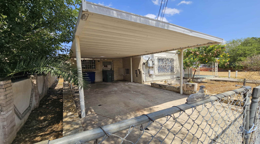 714 Guerrero St, Laredo, Texas 78040, 3 Bedrooms Bedrooms, 5 Rooms Rooms,1 BathroomBathrooms,Residential,For Sale,714 Guerrero St,20264385