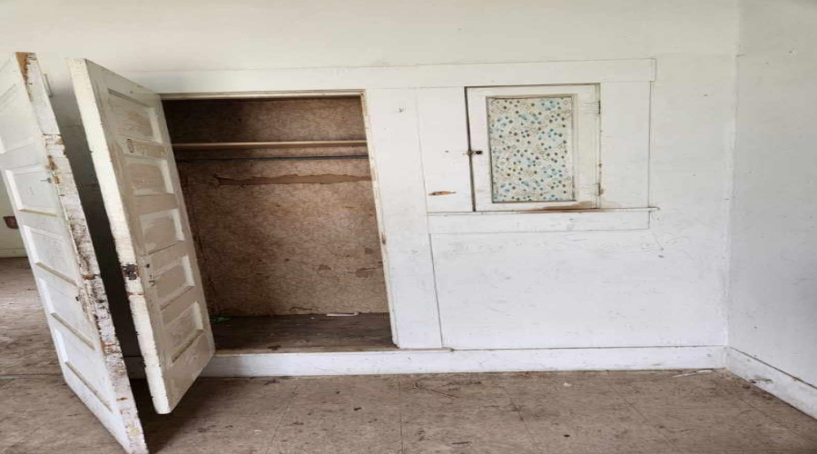 714 Guerrero St, Laredo, Texas 78040, 3 Bedrooms Bedrooms, 5 Rooms Rooms,1 BathroomBathrooms,Residential,For Sale,714 Guerrero St,20264385