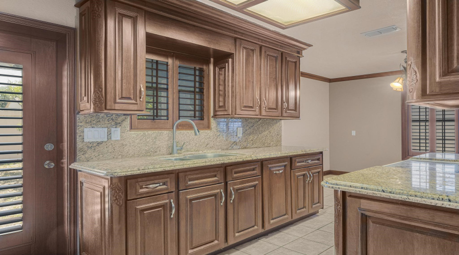 237 Corral Dr, Laredo, Texas 78045, 3 Bedrooms Bedrooms, 4 Rooms Rooms,2 BathroomsBathrooms,Residential,For Sale,237 Corral Dr,20264386