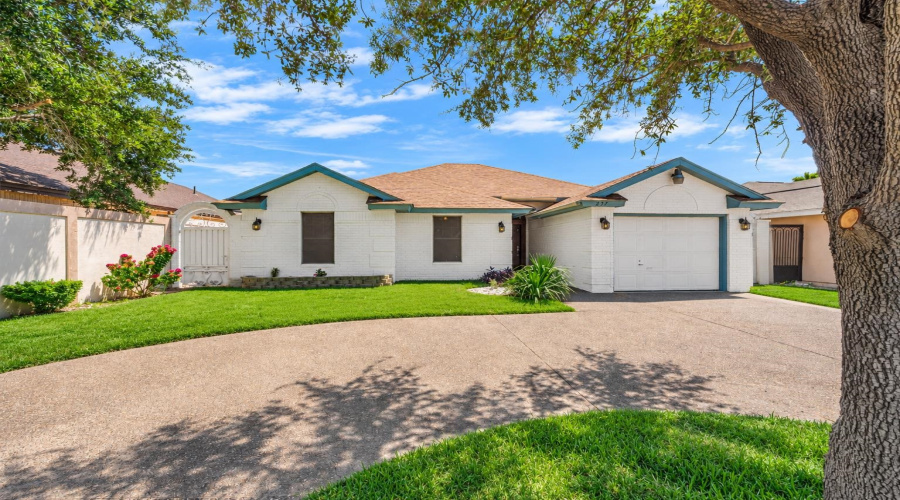 237 Corral Dr, Laredo, Texas 78045, 3 Bedrooms Bedrooms, 4 Rooms Rooms,2 BathroomsBathrooms,Residential,For Sale,237 Corral Dr,20264386