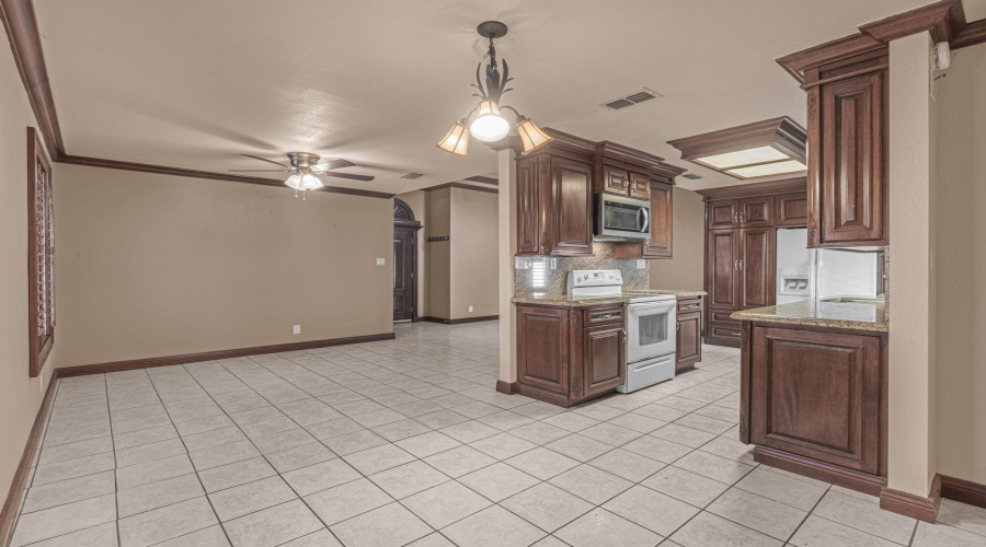 237 Corral Dr, Laredo, Texas 78045, 3 Bedrooms Bedrooms, 4 Rooms Rooms,2 BathroomsBathrooms,Residential,For Sale,237 Corral Dr,20264386