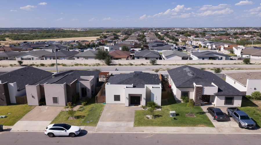 1616 Jerez Lp., Laredo, Texas 78046, 3 Bedrooms Bedrooms, 5 Rooms Rooms,2 BathroomsBathrooms,Residential,For Sale,1616 Jerez Lp.,20264388