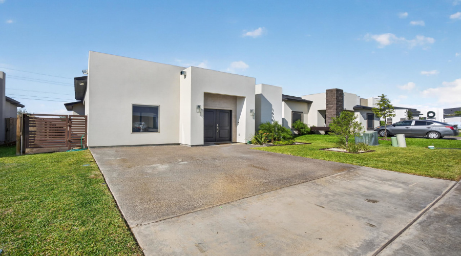1616 Jerez Lp., Laredo, Texas 78046, 3 Bedrooms Bedrooms, 5 Rooms Rooms,2 BathroomsBathrooms,Residential,For Sale,1616 Jerez Lp.,20264388