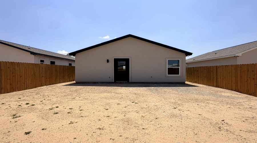 1628 Materia Dr., Laredo, Texas 78046, 3 Bedrooms Bedrooms, 6 Rooms Rooms,2 BathroomsBathrooms,Residential,For Sale,1628 Materia Dr.,20264390