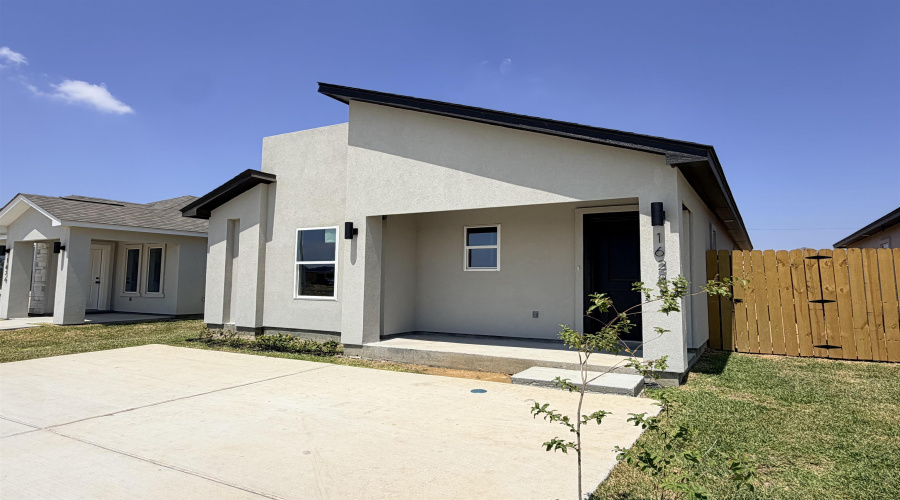 1628 Materia Dr., Laredo, Texas 78046, 3 Bedrooms Bedrooms, 6 Rooms Rooms,2 BathroomsBathrooms,Residential,For Sale,1628 Materia Dr.,20264390