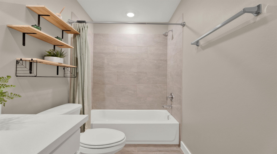 1806 Sambar Lp, Laredo, Texas 78045, 3 Bedrooms Bedrooms, 6 Rooms Rooms,2 BathroomsBathrooms,Residential,For Sale,1806 Sambar Lp,20264391