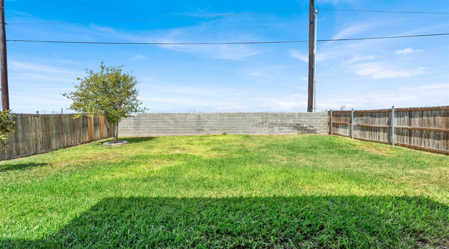 1806 Sambar Lp, Laredo, Texas 78045, 3 Bedrooms Bedrooms, 6 Rooms Rooms,2 BathroomsBathrooms,Residential,For Sale,1806 Sambar Lp,20264391