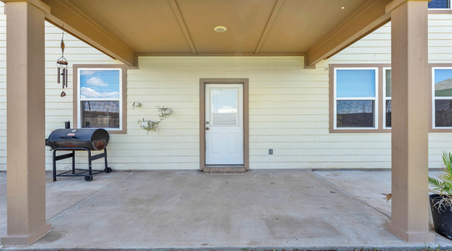 1806 Sambar Lp, Laredo, Texas 78045, 3 Bedrooms Bedrooms, 6 Rooms Rooms,2 BathroomsBathrooms,Residential,For Sale,1806 Sambar Lp,20264391