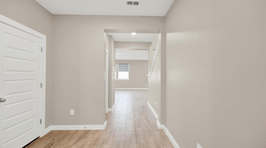 1806 Sambar Lp, Laredo, Texas 78045, 3 Bedrooms Bedrooms, 6 Rooms Rooms,2 BathroomsBathrooms,Residential,For Sale,1806 Sambar Lp,20264391