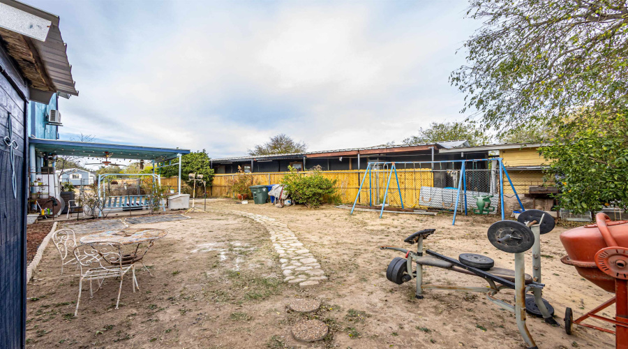 405 Pitaya Dr, LAREDO, Texas 78046, 3 Bedrooms Bedrooms, 4 Rooms Rooms,2 BathroomsBathrooms,Residential,For Sale,405 Pitaya Dr,20264394