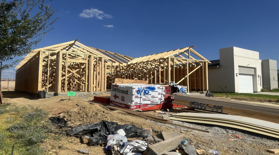 1415 El Caporal Dr., Laredo, Texas 78046, 4 Bedrooms Bedrooms, 7 Rooms Rooms,2 BathroomsBathrooms,Residential,For Sale,1415 El Caporal Dr.,20264396