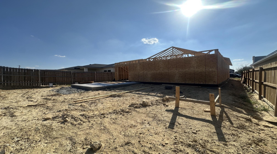 1415 El Caporal Dr., Laredo, Texas 78046, 4 Bedrooms Bedrooms, 7 Rooms Rooms,2 BathroomsBathrooms,Residential,For Sale,1415 El Caporal Dr.,20264396