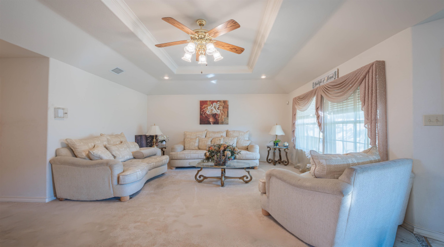 2006 Los Suenos Crt, Laredo, Texas 78045, 3 Bedrooms Bedrooms, 7 Rooms Rooms,2 BathroomsBathrooms,Residential,For Sale,2006 Los Suenos Crt,20264398
