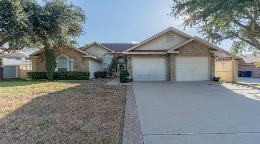 2006 Los Suenos Crt, Laredo, Texas 78045, 3 Bedrooms Bedrooms, 7 Rooms Rooms,2 BathroomsBathrooms,Residential,For Sale,2006 Los Suenos Crt,20264398