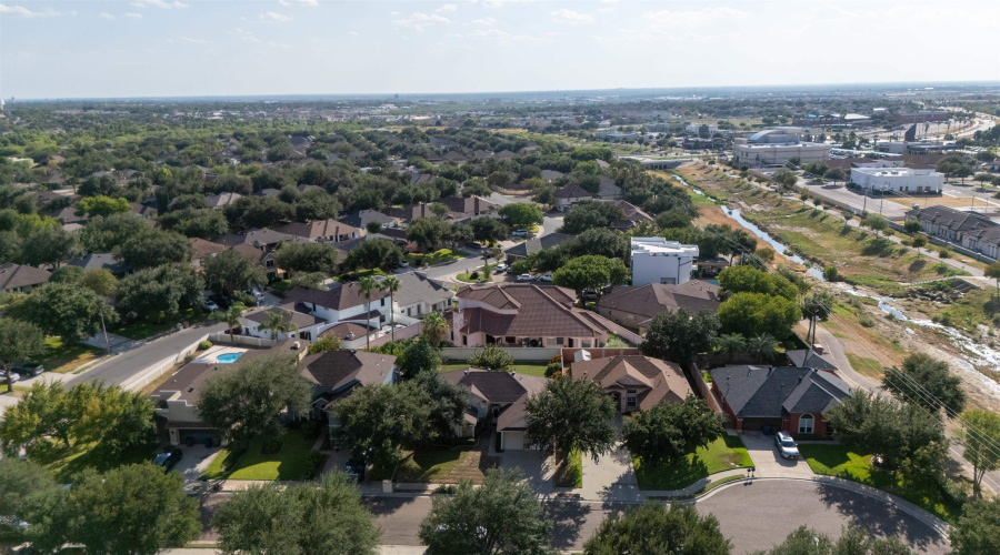 2006 Los Suenos Crt, Laredo, Texas 78045, 3 Bedrooms Bedrooms, 7 Rooms Rooms,2 BathroomsBathrooms,Residential,For Sale,2006 Los Suenos Crt,20264398