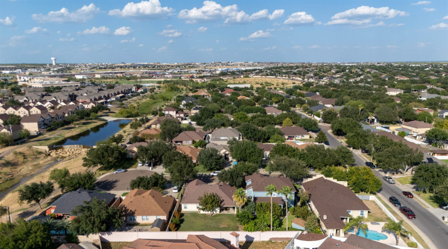 2006 Los Suenos Crt, Laredo, Texas 78045, 3 Bedrooms Bedrooms, 7 Rooms Rooms,2 BathroomsBathrooms,Residential,For Sale,2006 Los Suenos Crt,20264398