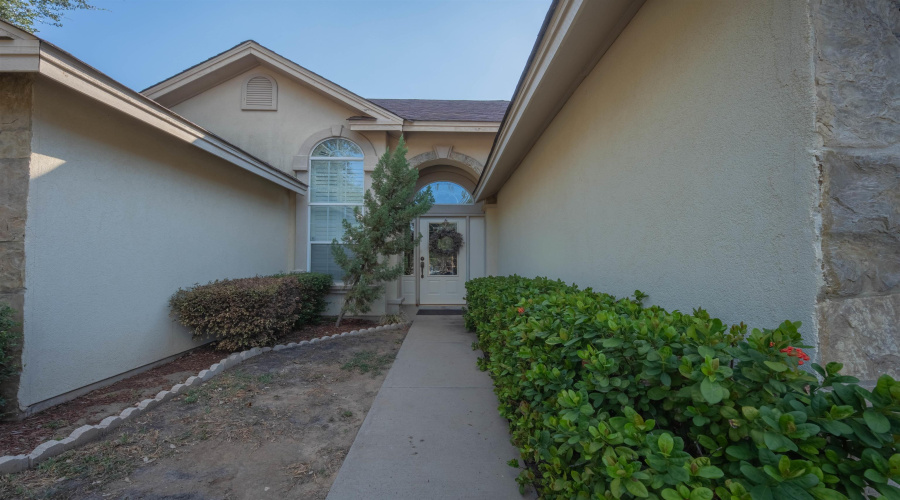 2006 Los Suenos Crt, Laredo, Texas 78045, 3 Bedrooms Bedrooms, 7 Rooms Rooms,2 BathroomsBathrooms,Residential,For Sale,2006 Los Suenos Crt,20264398