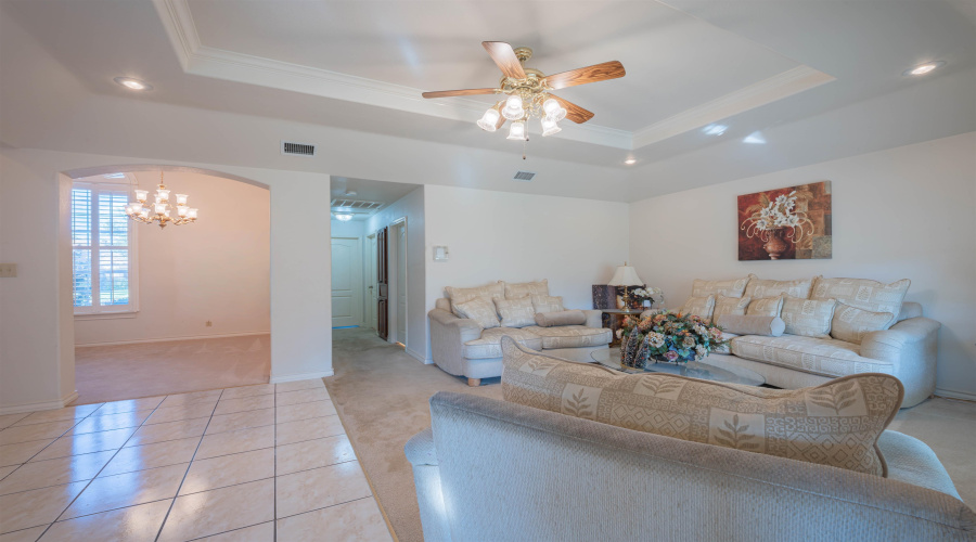 2006 Los Suenos Crt, Laredo, Texas 78045, 3 Bedrooms Bedrooms, 7 Rooms Rooms,2 BathroomsBathrooms,Residential,For Sale,2006 Los Suenos Crt,20264398