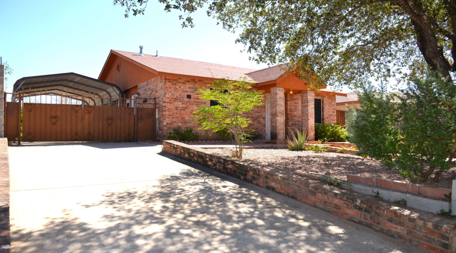 1317 Johnson Dr, Laredo, Texas 78046, 3 Bedrooms Bedrooms, 5 Rooms Rooms,1 BathroomBathrooms,Residential,For Sale,1317 Johnson Dr,20264399