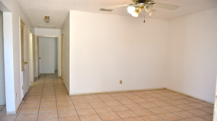 1317 Johnson Dr, Laredo, Texas 78046, 3 Bedrooms Bedrooms, 5 Rooms Rooms,1 BathroomBathrooms,Residential,For Sale,1317 Johnson Dr,20264399