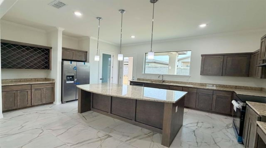 5609 Beefalo St., Laredo, Texas 78046, 4 Bedrooms Bedrooms, 8 Rooms Rooms,2 BathroomsBathrooms,Residential,For Sale,5609 Beefalo St.,20264400