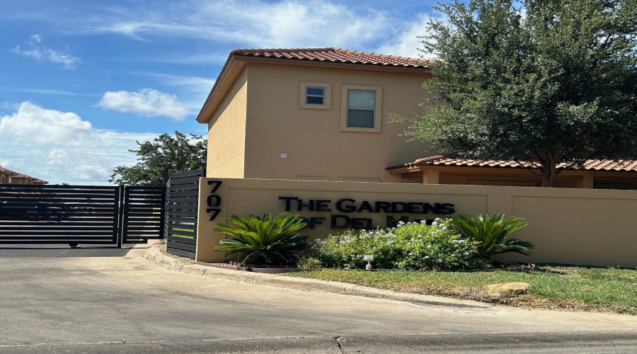 707 St James Dr, Laredo, Texas 78041, ,Land,For Sale,707 St James Dr,20264410