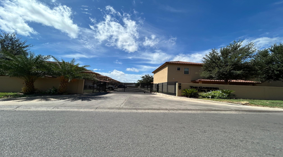 707 St James Dr, Laredo, Texas 78041, ,Land,For Sale,707 St James Dr,20264410