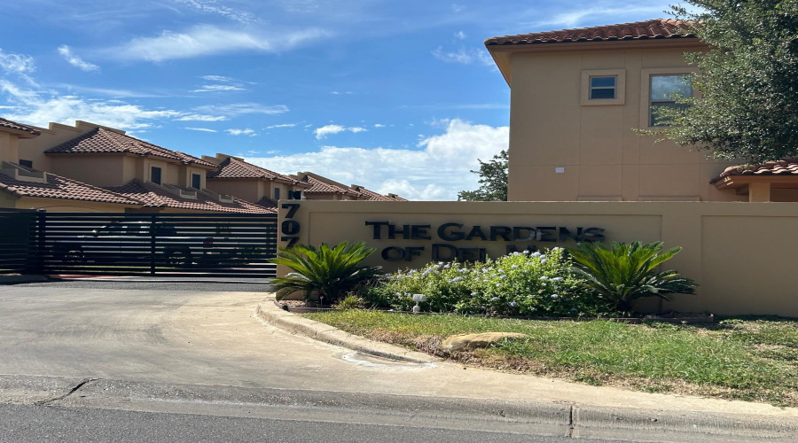 707 St James Dr, Laredo, Texas 78041, ,Land,For Sale,707 St James Dr,20264410