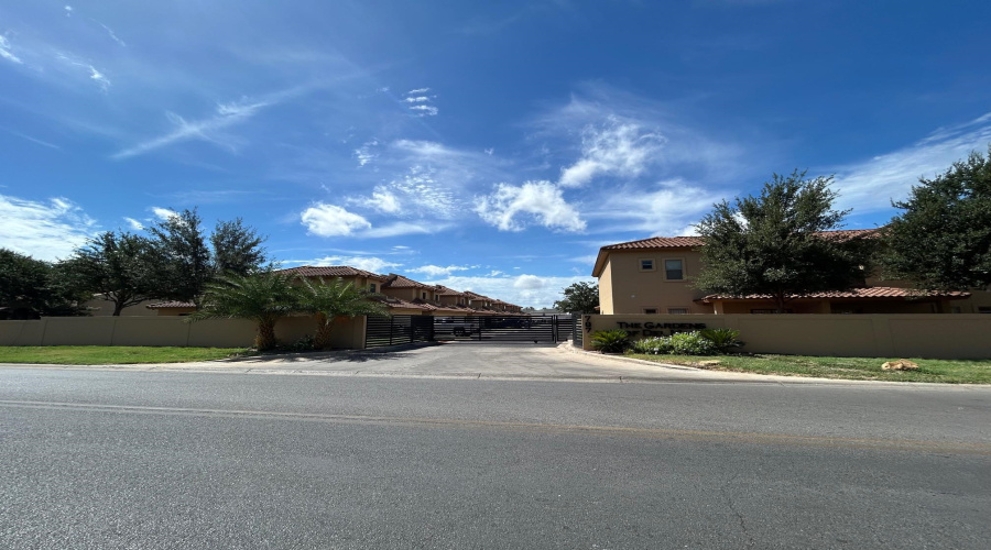 707 St James Dr, Laredo, Texas 78041, ,Land,For Sale,707 St James Dr,20264410