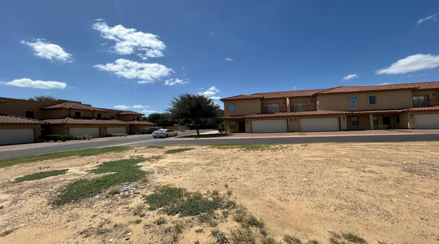 707 St James Dr, Laredo, Texas 78041, ,Land,For Sale,707 St James Dr,20264410