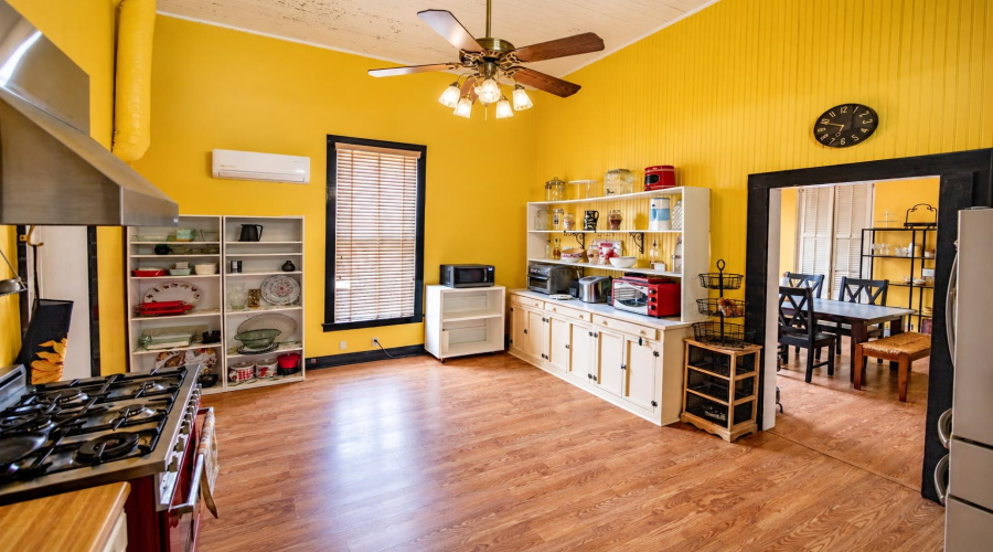 505 Lincoln St, LAREDO, Texas 78041-6036, 3 Bedrooms Bedrooms, 5 Rooms Rooms,2 BathroomsBathrooms,Residential,For Sale,505 Lincoln St,20264401