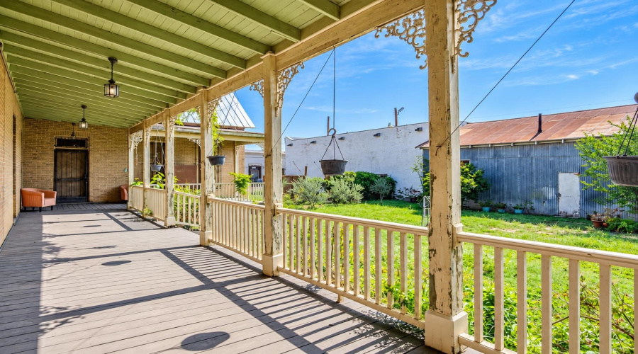505 Lincoln St, LAREDO, Texas 78041-6036, 3 Bedrooms Bedrooms, 5 Rooms Rooms,2 BathroomsBathrooms,Residential,For Sale,505 Lincoln St,20264401