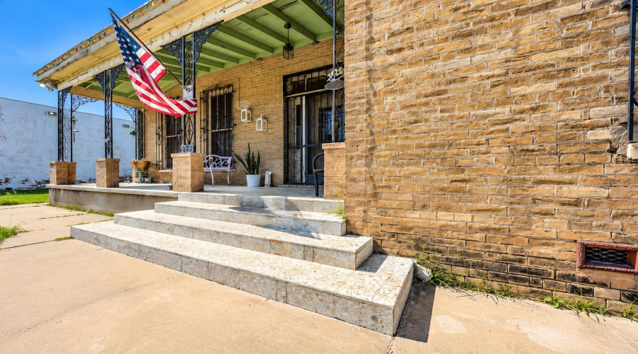 505 Lincoln St, LAREDO, Texas 78041-6036, 3 Bedrooms Bedrooms, 5 Rooms Rooms,2 BathroomsBathrooms,Residential,For Sale,505 Lincoln St,20264401