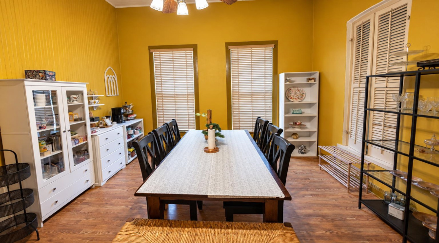 505 Lincoln St, LAREDO, Texas 78041-6036, 3 Bedrooms Bedrooms, 5 Rooms Rooms,2 BathroomsBathrooms,Residential,For Sale,505 Lincoln St,20264401