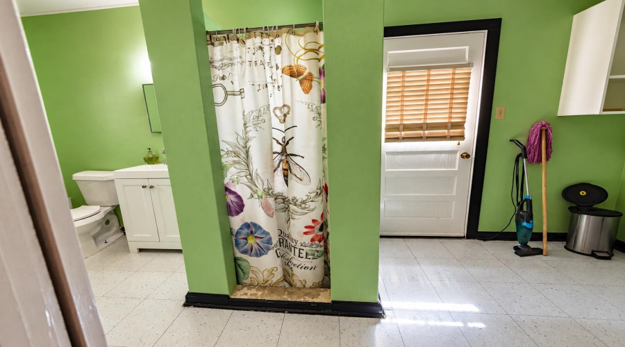505 Lincoln St, LAREDO, Texas 78041-6036, 3 Bedrooms Bedrooms, 5 Rooms Rooms,2 BathroomsBathrooms,Residential,For Sale,505 Lincoln St,20264401