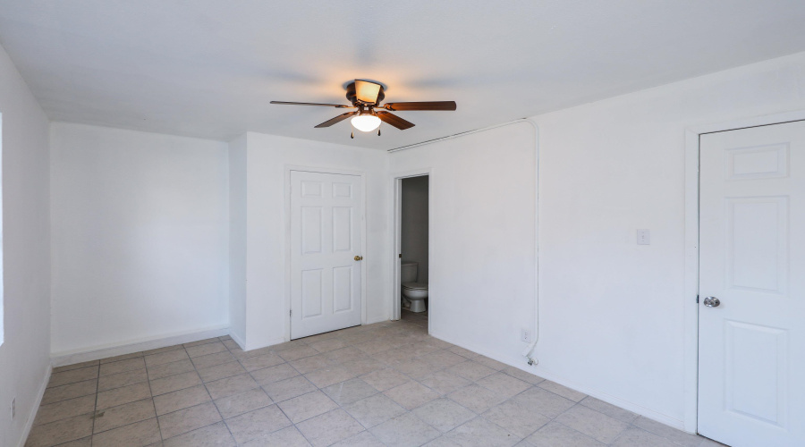 1001 Reynolds St, Laredo, Texas 78041, 1 Bedroom Bedrooms, 3 Rooms Rooms,1 BathroomBathrooms,Residential,For Rent,1001 Reynolds St,20264402