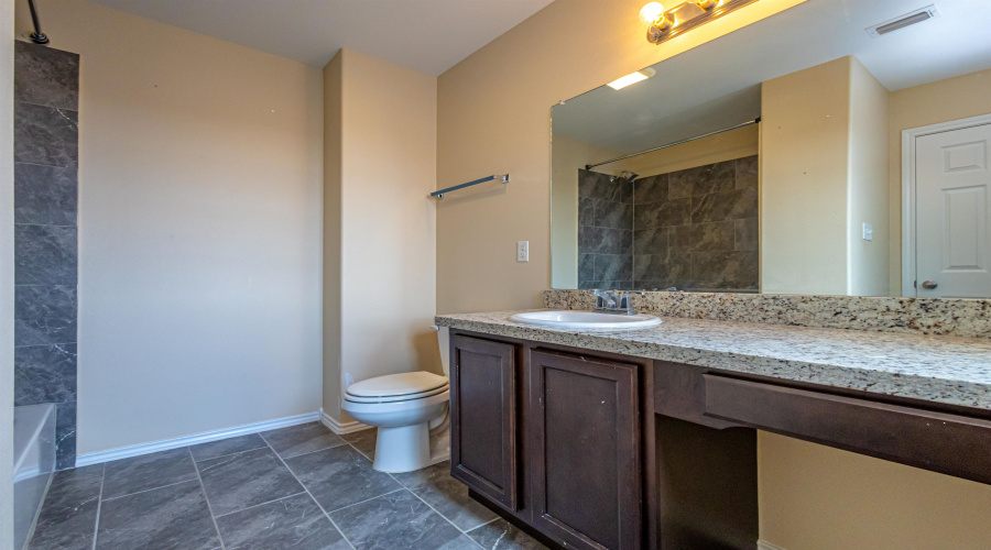 602 Soubirous Rd, Laredo, Texas 78045, 4 Bedrooms Bedrooms, 7 Rooms Rooms,3 BathroomsBathrooms,Residential,For Sale,602 Soubirous Rd,20264404
